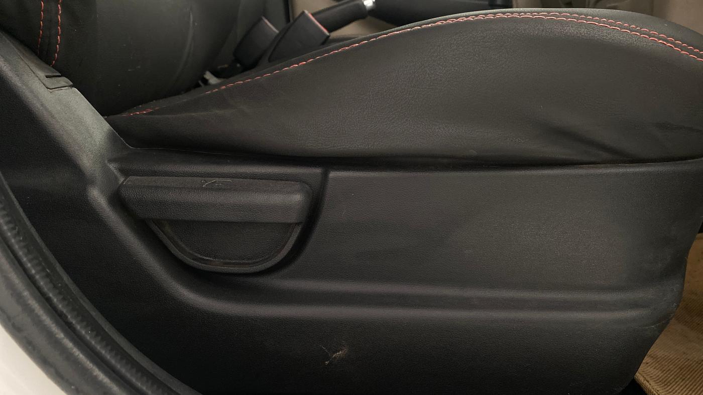 2013 Hyundai i20 MAGNA (O) 1.2, Petrol, Manual, 43,856 km, Driver Side Adjustment Panel