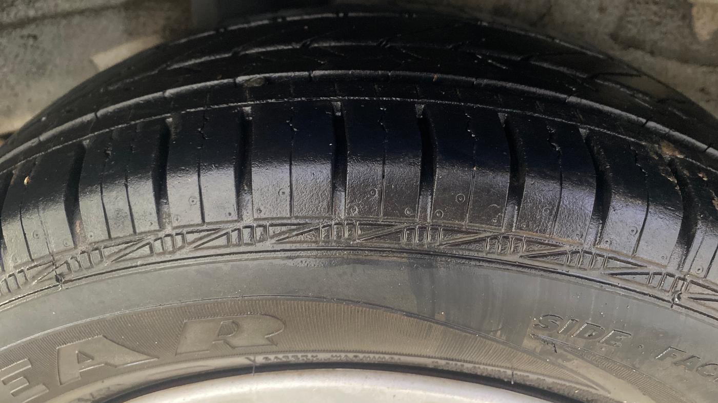 2013 Hyundai i20 MAGNA (O) 1.2, Petrol, Manual, 43,856 km, Left Rear Tyre Tread
