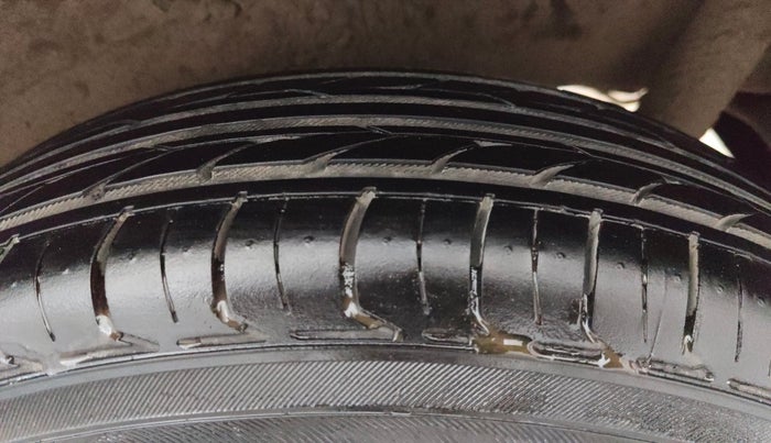 2012 Maruti Wagon R 1.0 LXI CNG, CNG, Manual, 64,643 km, Left Rear Tyre Tread