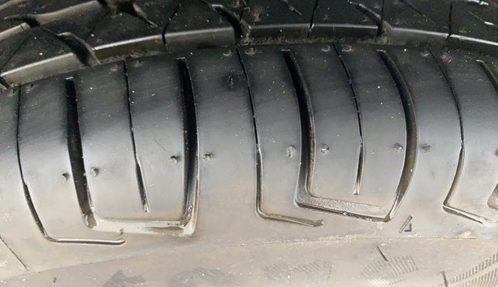 2013 Maruti Alto 800 VXI, Petrol, Manual, 54,674 km, Left Rear Tyre Tread