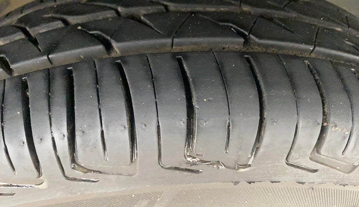 2013 Maruti Alto 800 VXI, Petrol, Manual, 54,674 km, Right Front Tyre Tread