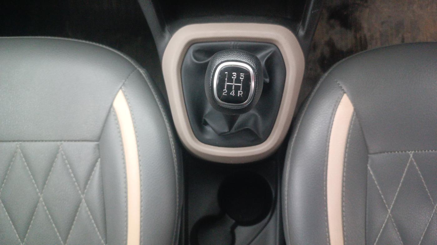 2019 Hyundai Grand i10 SPORTZ 1.2 KAPPA VTVT, Petrol, Manual, 30,228 km, Gear Lever