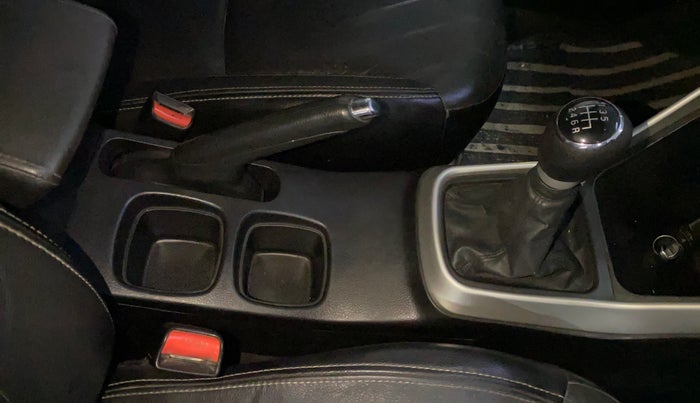 2015 Maruti S Cross DELTA 1.6, Diesel, Manual, 69,587 km, Gear Lever