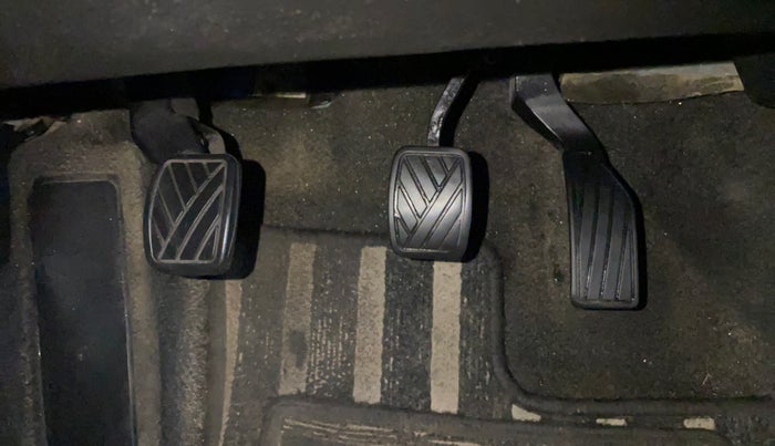 2015 Maruti S Cross DELTA 1.6, Diesel, Manual, 69,587 km, Pedals