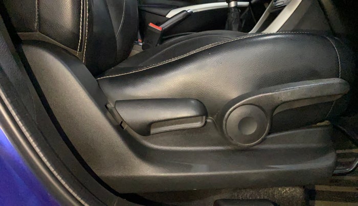 2015 Maruti S Cross DELTA 1.6, Diesel, Manual, 69,587 km, Driver Side Adjustment Panel