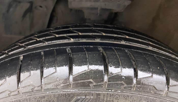 2019 Hyundai Elite i20 ASTA (O) CVT, Petrol, Automatic, 91,916 km, Left Front Tyre Tread