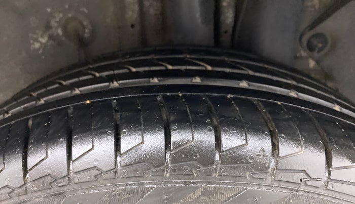 2019 Hyundai Elite i20 ASTA (O) CVT, Petrol, Automatic, 91,916 km, Left Rear Tyre Tread