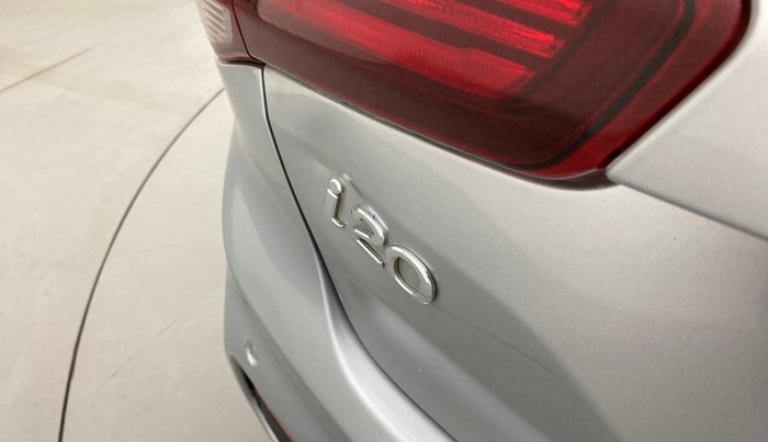 2019 Hyundai Elite i20 ASTA (O) CVT, Petrol, Automatic, 91,916 km, Dicky (Boot door) - Slightly dented