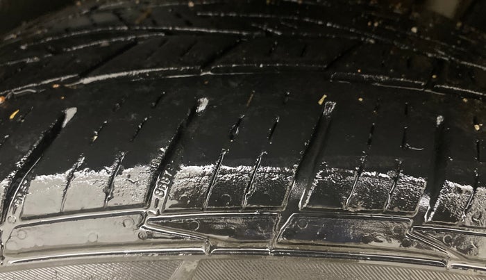 2020 Hyundai Creta E 1.5 DIESEL, Diesel, Manual, 1,20,799 km, Left Rear Tyre Tread