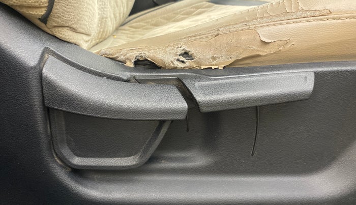 2020 Hyundai Creta E 1.5 DIESEL, Diesel, Manual, 1,20,799 km, Driver Side Adjustment Panel