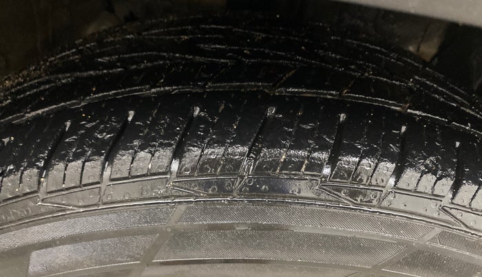 2020 Hyundai Creta E 1.5 DIESEL, Diesel, Manual, 1,20,799 km, Right Front Tyre Tread