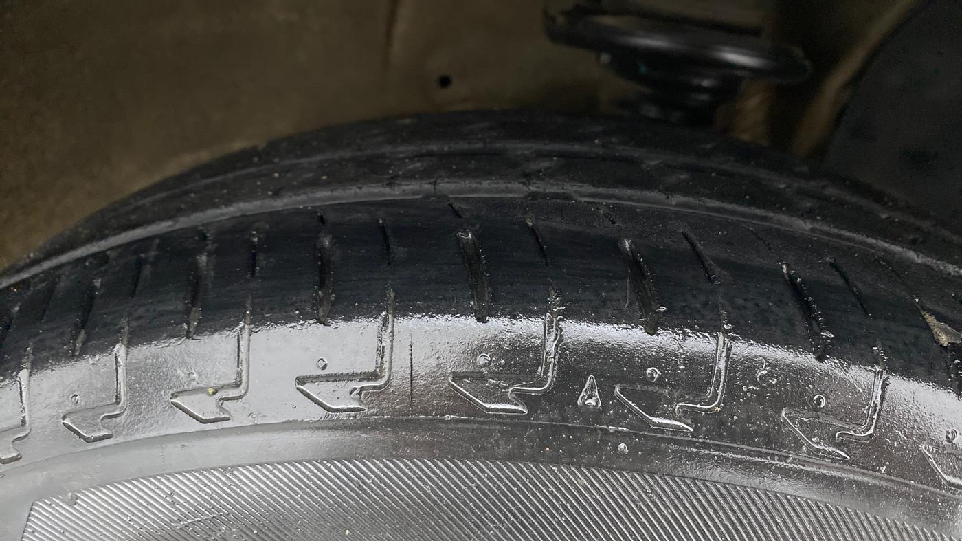 2018 Maruti IGNIS ALPHA 1.2 AMT, Petrol, Automatic, 36,124 km, Right Front Tyre Tread