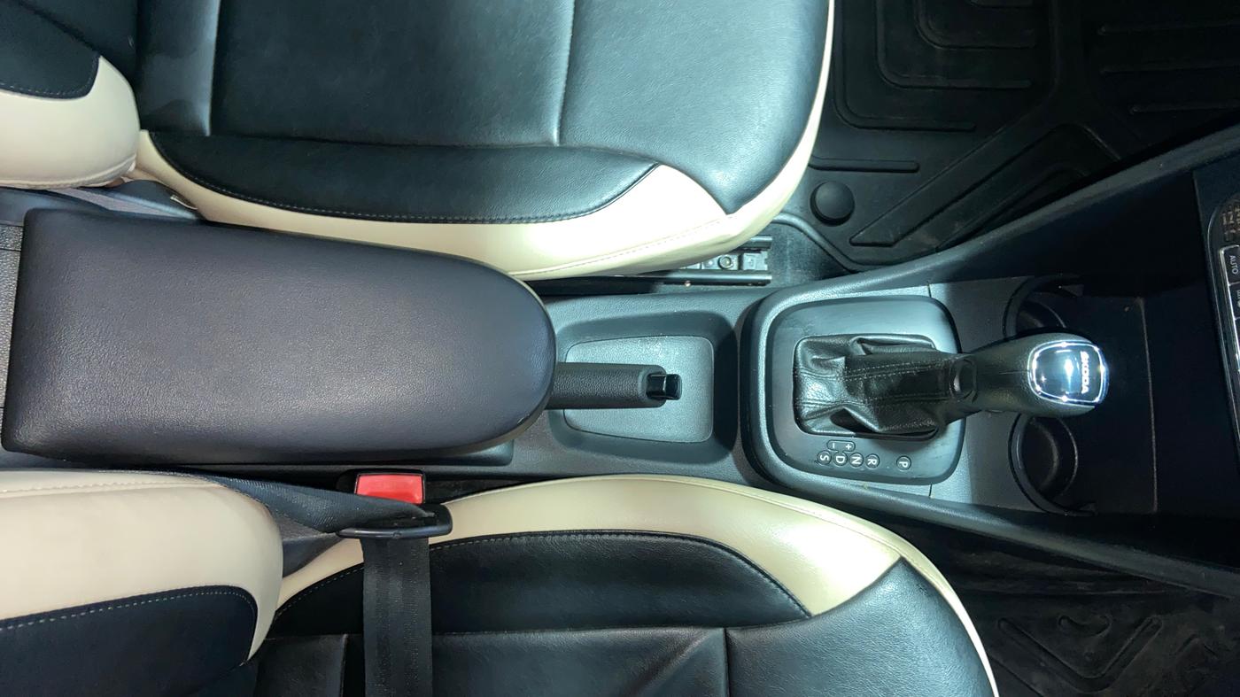 2020 Skoda Rapid ACTIVE 1.0 TSI AT, Petrol, Automatic, 30,267 km, Gear Lever
