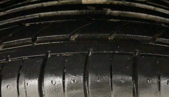 2018 Maruti Baleno DELTA PETROL 1.2, Petrol, Manual, 60,408 km, Right Rear Tyre Tread