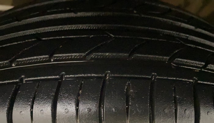 2018 Maruti Baleno DELTA PETROL 1.2, Petrol, Manual, 60,408 km, Left Front Tyre Tread