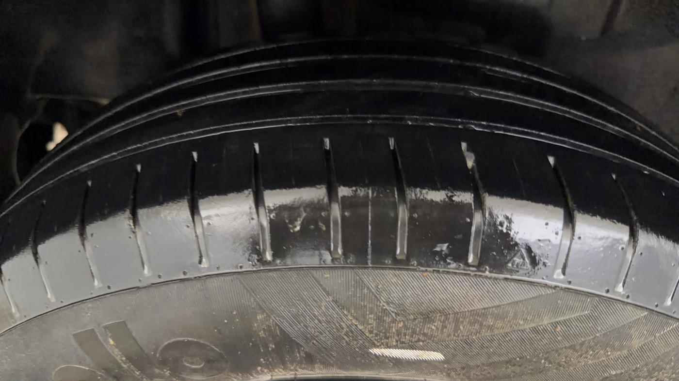 2019 Maruti Swift VXI, CNG, Manual, 65,439 km, Right Rear Tyre Tread