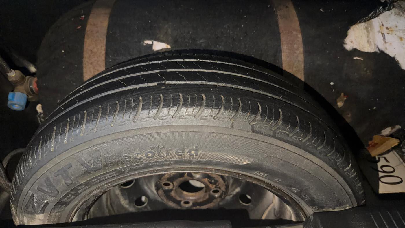 2019 Maruti Swift VXI, CNG, Manual, 65,439 km, Spare Tyre