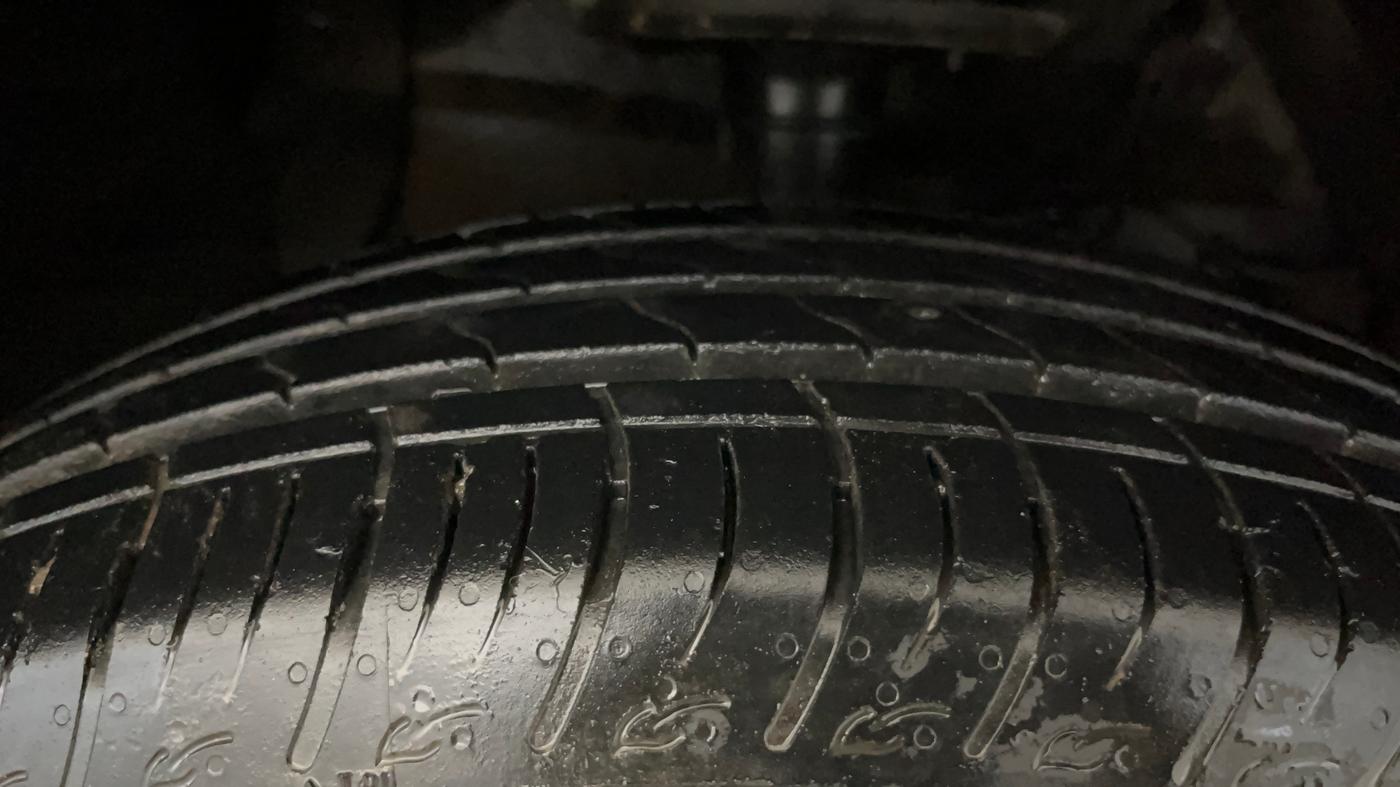 2024 Maruti BREZZA ZXI + SMART HYBRID, Petrol, Manual, 16,641 km, Right Front Tyre Tread