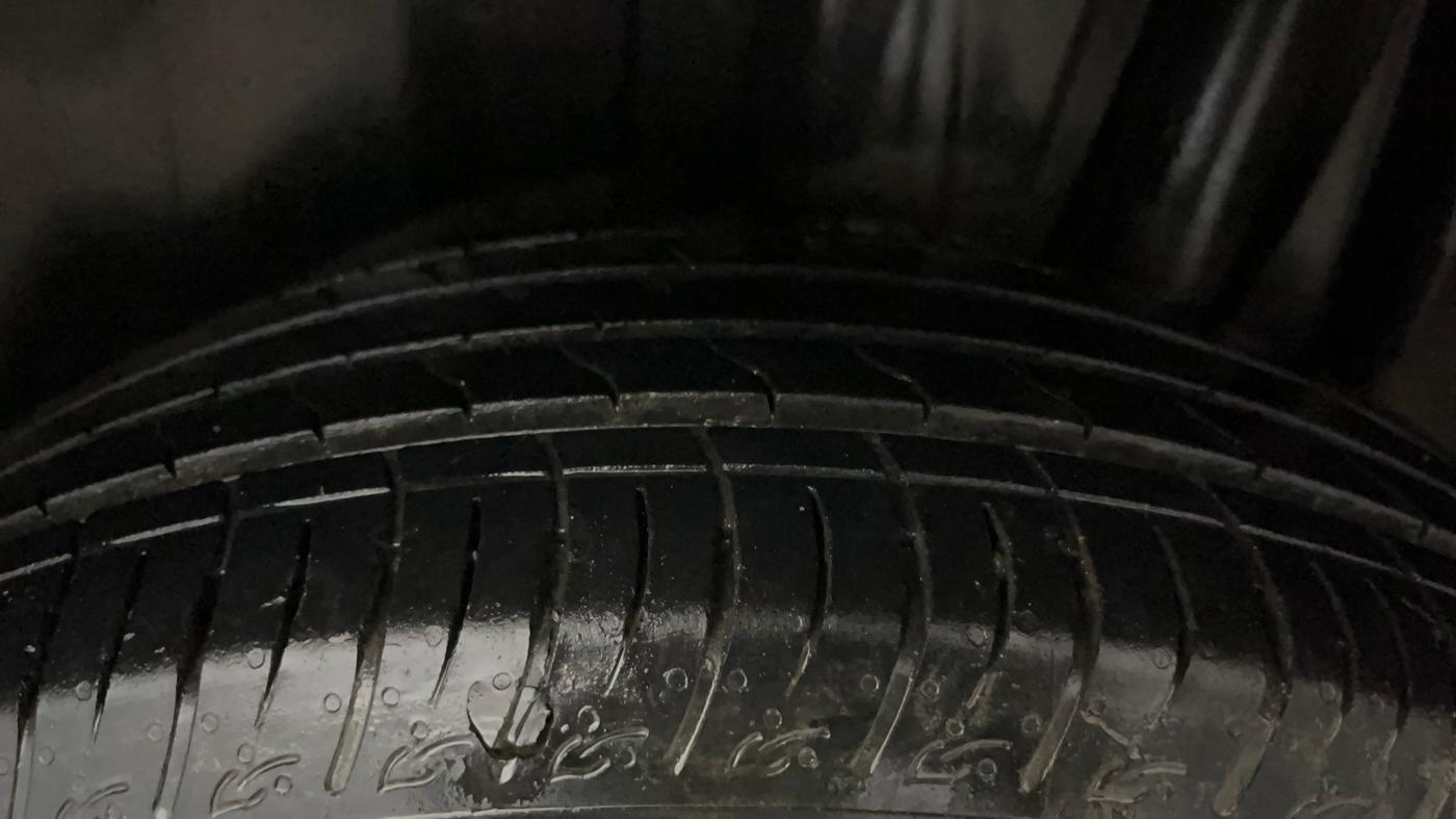2024 Maruti BREZZA ZXI + SMART HYBRID, Petrol, Manual, 16,641 km, Left Rear Tyre Tread