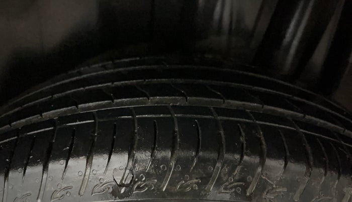 2024 Maruti BREZZA ZXI + SMART HYBRID, Petrol, Manual, 16,601 km, Left Rear Tyre Tread