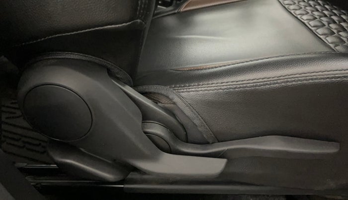2024 Maruti BREZZA ZXI + SMART HYBRID, Petrol, Manual, 16,601 km, Driver Side Adjustment Panel