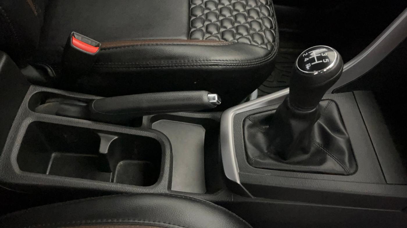 2024 Maruti BREZZA ZXI + SMART HYBRID, Petrol, Manual, 16,641 km, Gear Lever