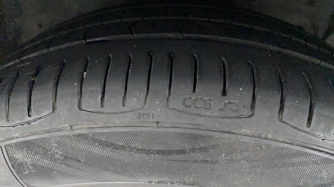 2019 Ford FREESTYLE TITANIUM 1.2 PETROL, Petrol, Manual, 58,579 km, Right Front Tyre Tread