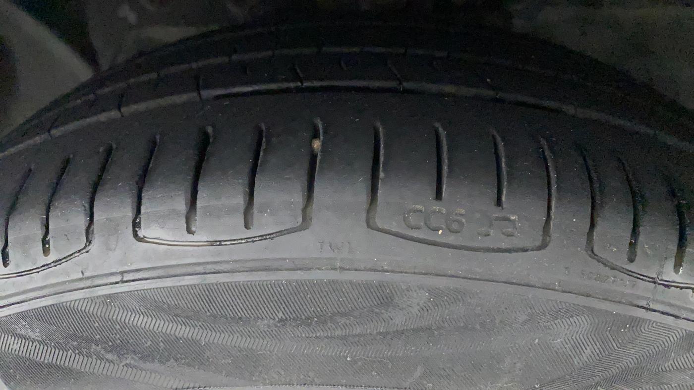 2019 Ford FREESTYLE TITANIUM 1.2 PETROL, Petrol, Manual, 58,579 km, Left Front Tyre Tread