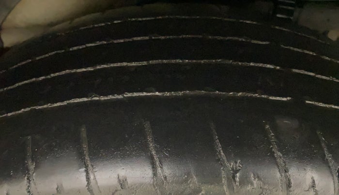 2017 Mahindra XUV500 W10, Diesel, Manual, 98,291 km, Left Rear Tyre Tread