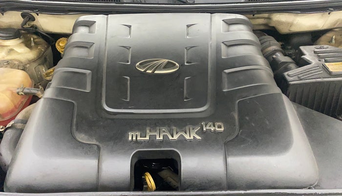 2017 Mahindra XUV500 W10, Diesel, Manual, 98,291 km, Engine View