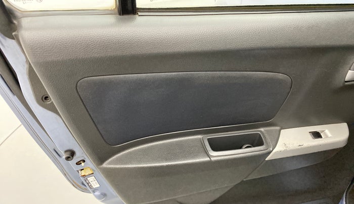 2012 Maruti Wagon R 1.0 VXI, CNG, Manual, 70,689 km, Rear left door - Trim has minor damage