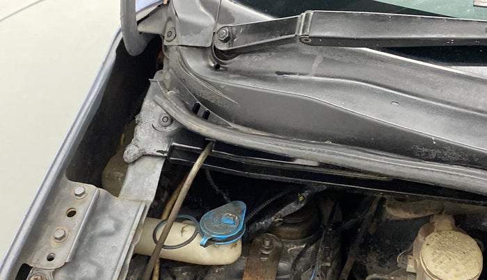 2012 Maruti Wagon R 1.0 VXI, CNG, Manual, 70,689 km, Bonnet (hood) - Cowl vent panel has minor damage