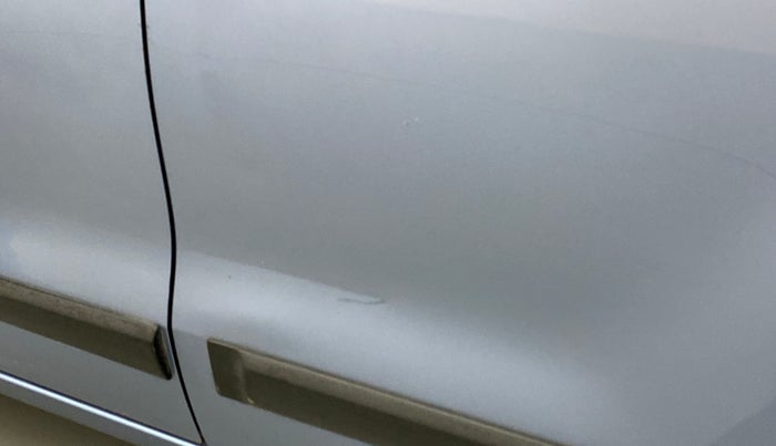 2012 Maruti Wagon R 1.0 VXI, CNG, Manual, 70,689 km, Rear left door - Minor scratches