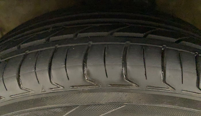 2018 Maruti Celerio VXI (O) CNG, CNG, Manual, 59,200 km, Left Front Tyre Tread