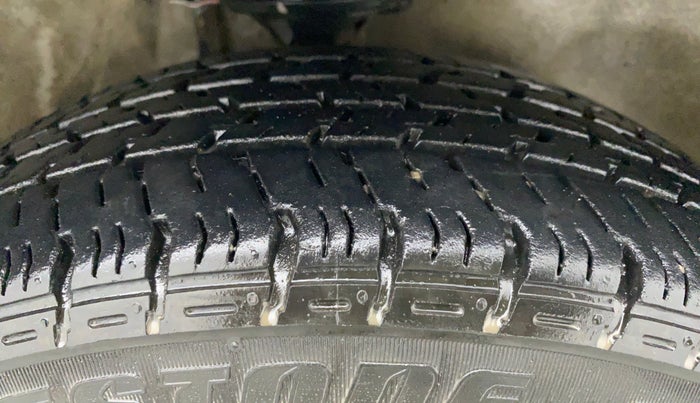 2014 Maruti Alto K10 VXI P, Petrol, Manual, 56,874 km, Right Front Tyre Tread