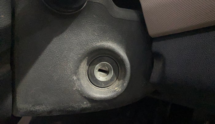 2014 Hyundai Xcent BASE 1.2, Petrol, Manual, 1,23,456 km, Keyless Start/ Stop Button