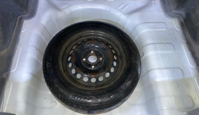 2014 Hyundai Xcent BASE 1.2, Petrol, Manual, 1,23,456 km, Spare Tyre