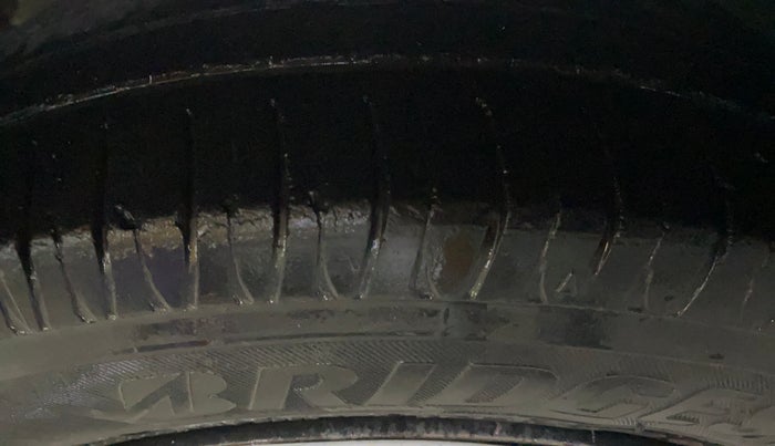 2014 Hyundai Xcent BASE 1.2, Petrol, Manual, 1,23,456 km, Left Front Tyre Tread