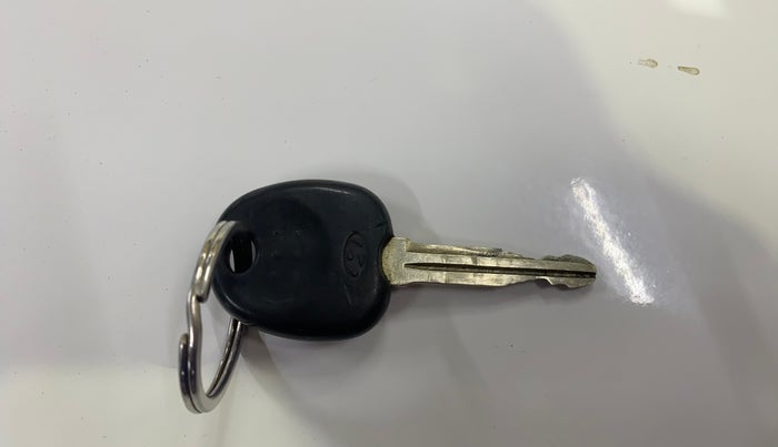 2014 Hyundai Xcent BASE 1.2, Petrol, Manual, 1,23,456 km, Key Close Up