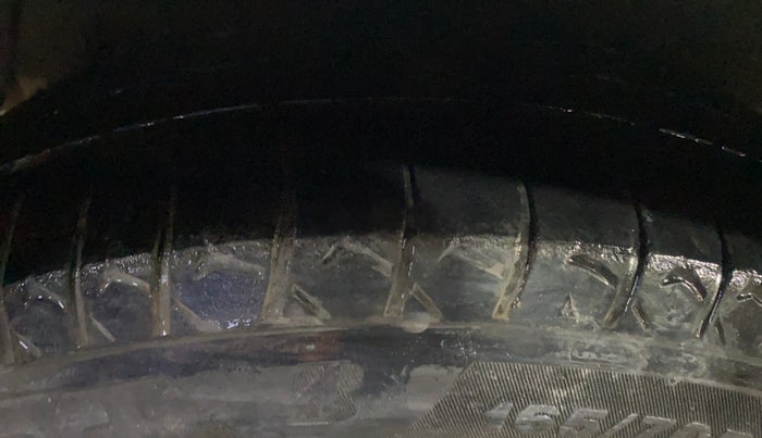 2014 Hyundai Xcent BASE 1.2, Petrol, Manual, 1,23,456 km, Right Rear Tyre Tread