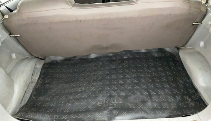 2011 Maruti Alto K10 LXI, Petrol, Manual, 58,924 km, Dicky (Boot door) - Parcel tray missing