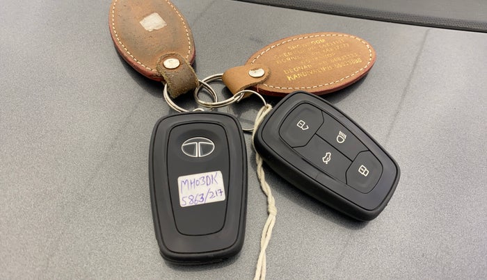 2020 Tata TIGOR XZA PLUS PETROL, Petrol, Automatic, 11,016 km, Key Close Up