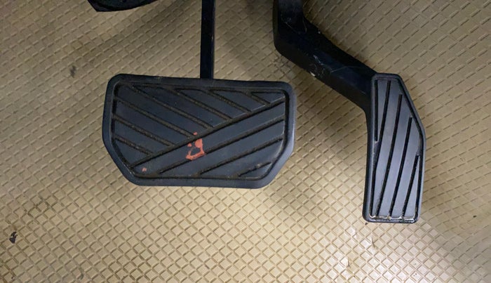 2015 Maruti Wagon R 1.0 VXI AMT, Petrol, Automatic, 39,617 km, Pedals