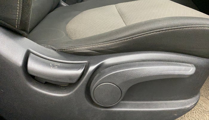 2016 Hyundai Creta SX PLUS 1.6 PETROL, Petrol, Manual, 51,580 km, Driver Side Adjustment Panel