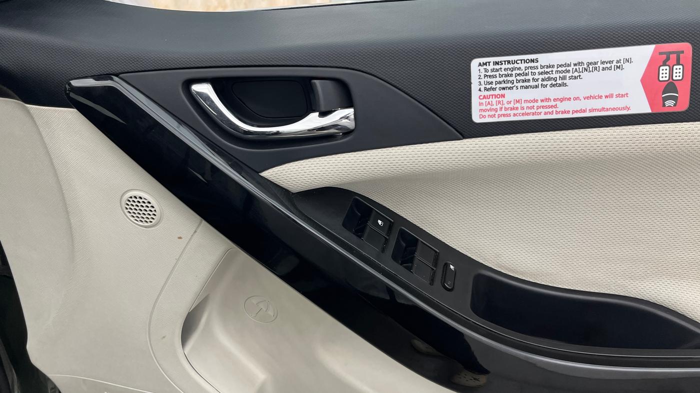 2022 Tata NEXON XZA PLUS (HS) PETROL, Petrol, Automatic, 24,827 km, Driver Side Door Panels Control