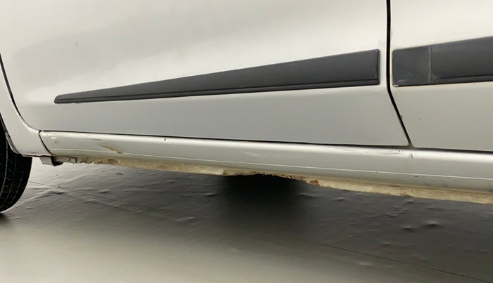 2014 Datsun Go T, Petrol, Manual, 77,035 km, Left running board - Slightly dented