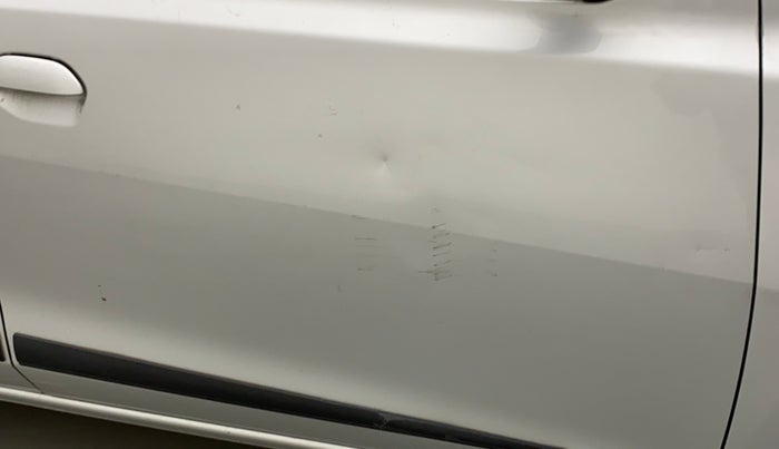 2014 Datsun Go T, Petrol, Manual, 77,035 km, Driver-side door - Slightly dented