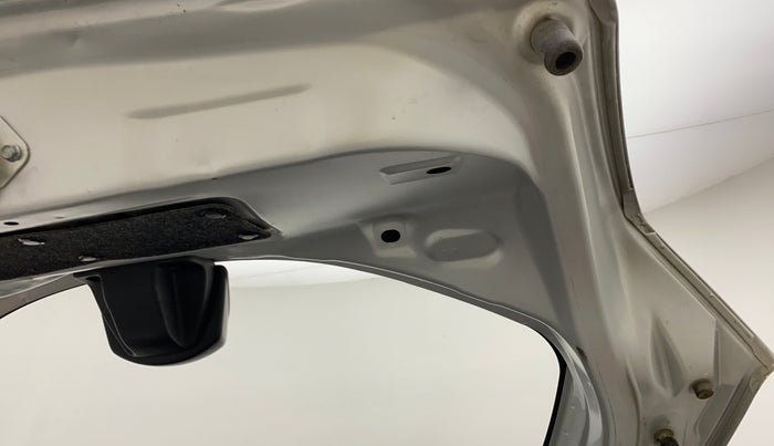2014 Datsun Go T, Petrol, Manual, 77,035 km, Dicky (Boot door) - Slightly rusted