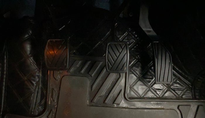 2022 Maruti Grand Vitara ZETA PLUS  HYBRID ECVT, Hybrid, Automatic, 21,609 km, Pedals