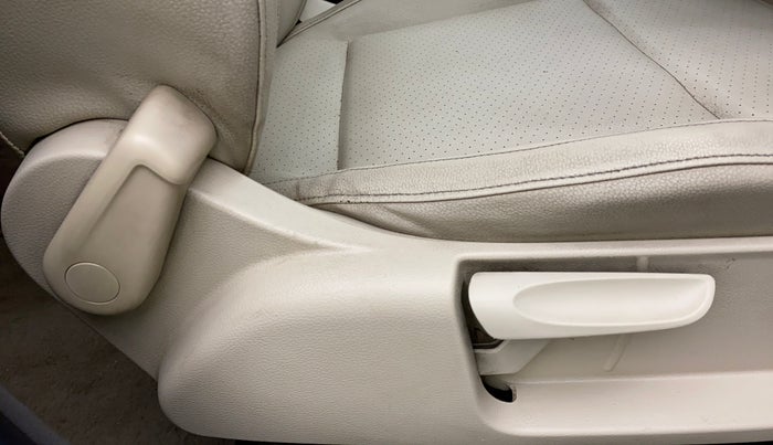 2015 Volkswagen Vento HIGHLINE TDI AT, Diesel, Automatic, 63,344 km, Driver Side Adjustment Panel